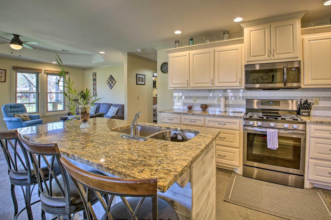 Waterfront Hot Springs Home With Kayaks And Boat Slip! Bagian luar foto